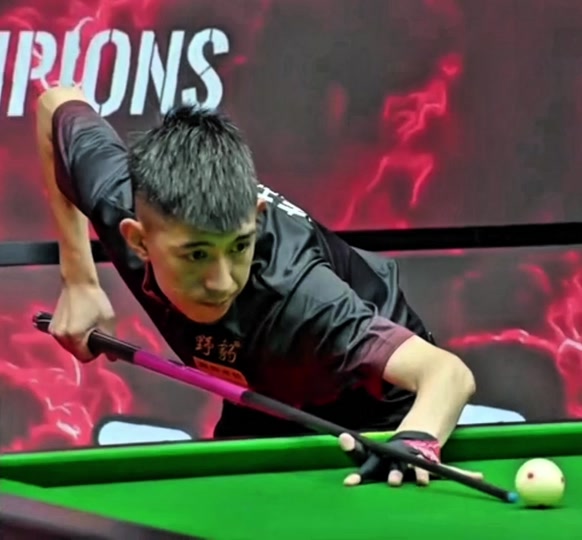 伍正在走向 伍正在走向