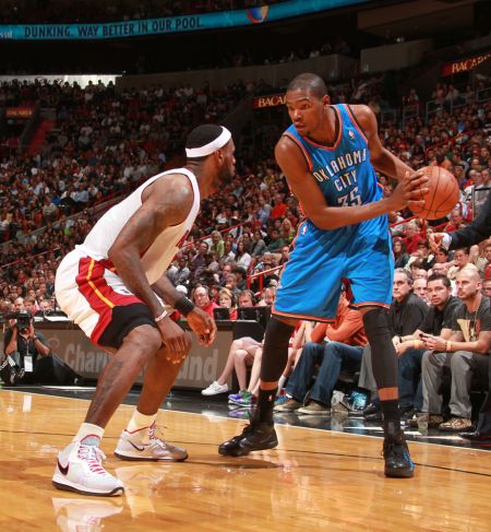 俱乐部与球 俱乐部与球