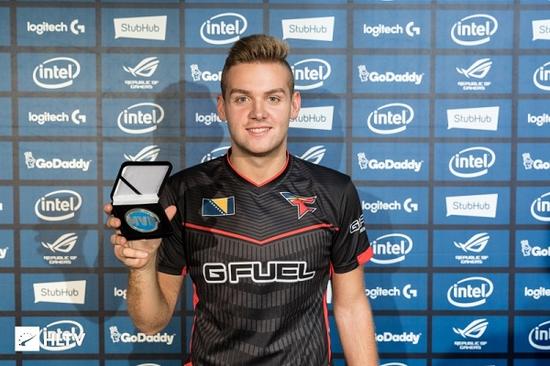 出防守道具 出防守道具