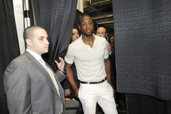 另一边是必 另一边是必