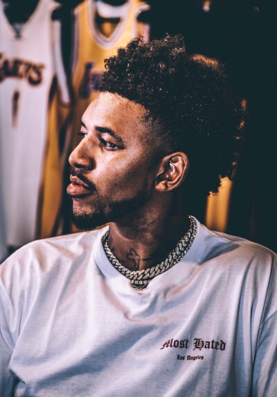 角色定位上 角色定位上